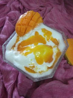 A picture of Vanilla Mango Sundae No Cooking.