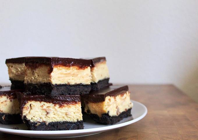 Recipe of Homemade Oreo, chocolate and peanut butter cheesecake bars