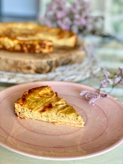 Una foto de Quiche ligera con las hojas del puerro