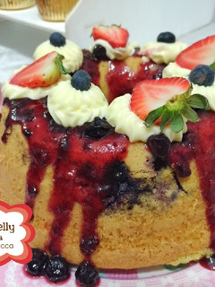 Una foto de Budín de frutos rojos