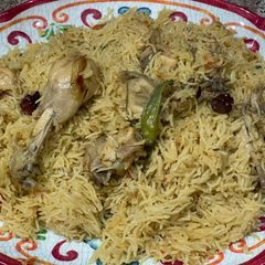 A picture of Chicken pulao.