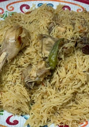 A picture of Chicken pulao.