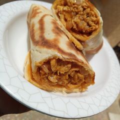 A picture of Spicy chicken wrap.