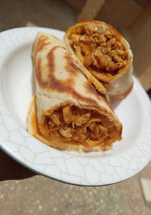 A picture of Spicy chicken wrap.