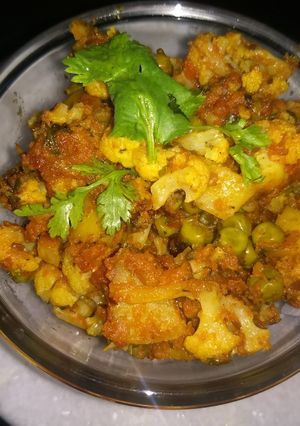 A picture of Gobi Aloo Matar ki Sabzi / cauliflower,potato,pea veg.