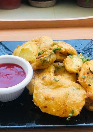 A picture of Masala aloo pakora.