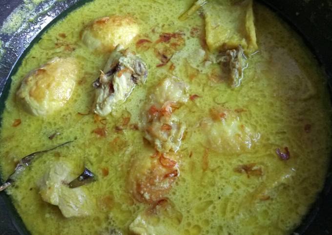 Opor Ayam Telur Tahu Simpel