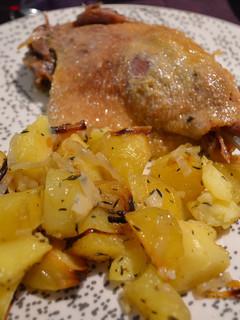 A picture of Confit de canard maison.