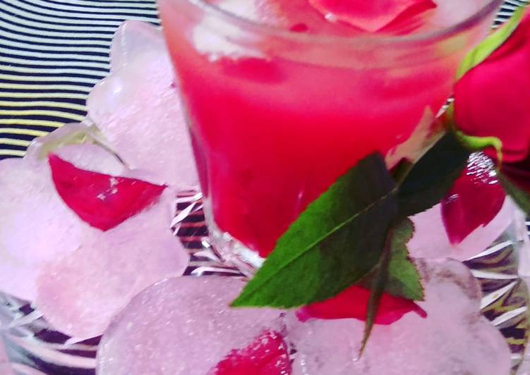 Rose Ginger Fizz - A Rose Mocktail