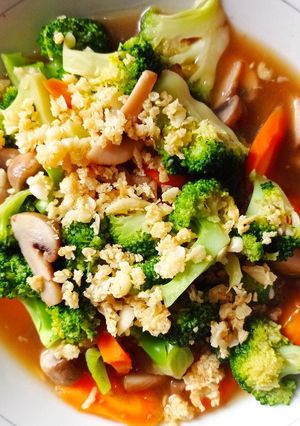 Foto resep Tumis Brokoli Jamur Wortel Bawang Putih