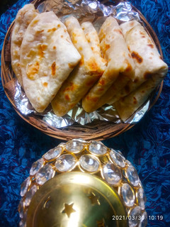 पूरन पोली(puran poli recipe in Hindi) रेसिपी मुख्य फोटो