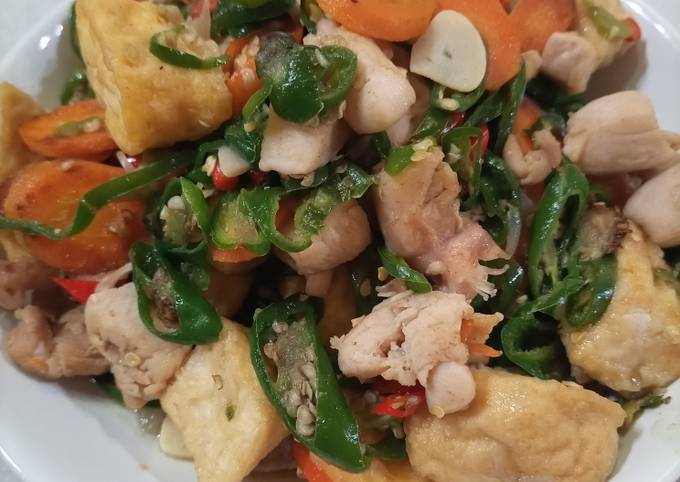 Resep Tumis Duo Tahu Cah Ayam Cabe Ijo Oleh Tommy Wiriadi Putra Cookpad