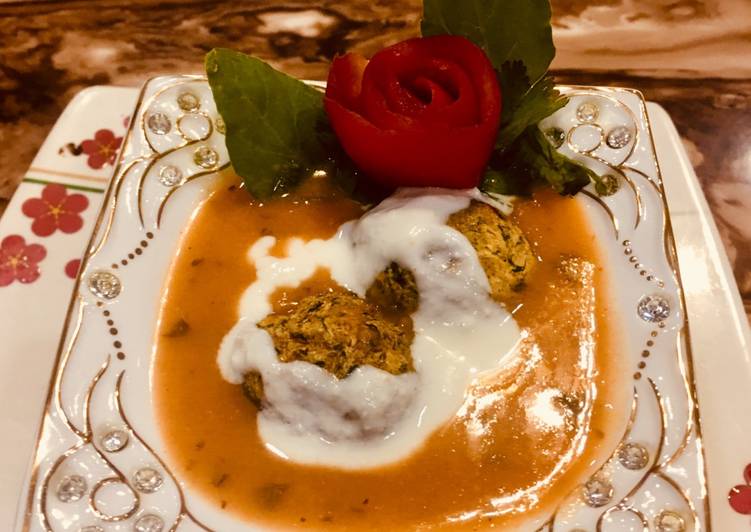 Quick Tips Paneer stutted kofta curry