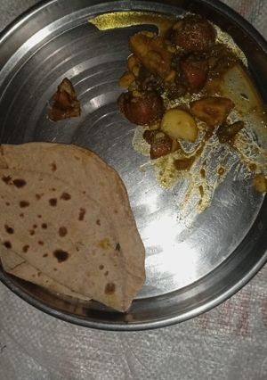 आलू सेम की सब्जी (aloo sem ki sabzi recipe in Hindi) रेसिपी मुख्य फोटो