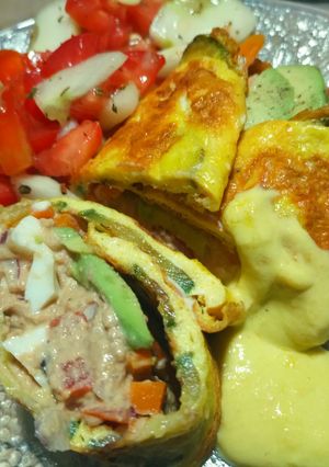 Una foto de Rolls fríos de zucchini con relleno de atún