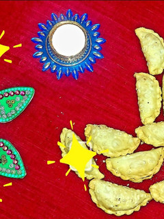 માવા નાં ઘૂઘરા (Mava Ghughra Recipe in Gujarati) રેસીપી મુખ્ય ફોટો
