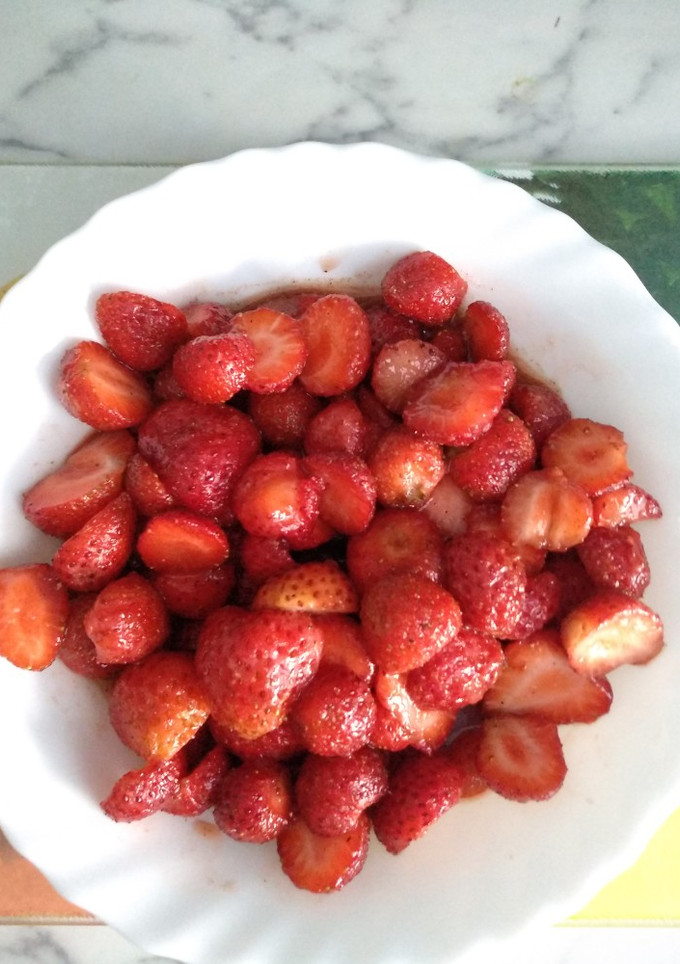 Una foto de Fresas maceradas en orujo