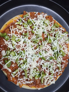 પીઝા (pizza recipe in Gujarati) રેસીપી મુખ્ય ફોટો