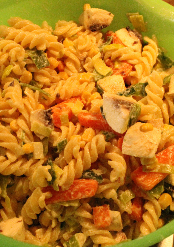 Una foto de Ensalada de pasta, pal ragú mío