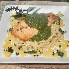 A picture of Thai basil pesto with cashew nuts And chickpeas pasta.