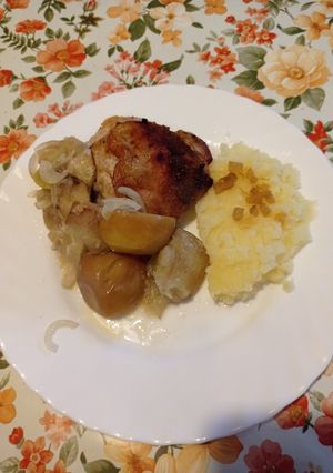 Zdjęcie przepisu Kurczak z jabłkami.
