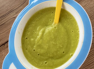 Cukkinifőzelék csirkével babáknak recept fotója