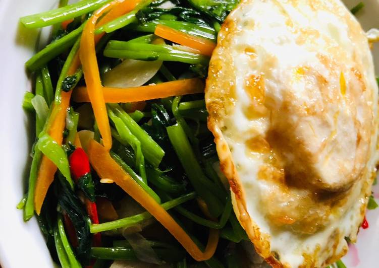 Kangkung bakso ikan & telur ceplok👏