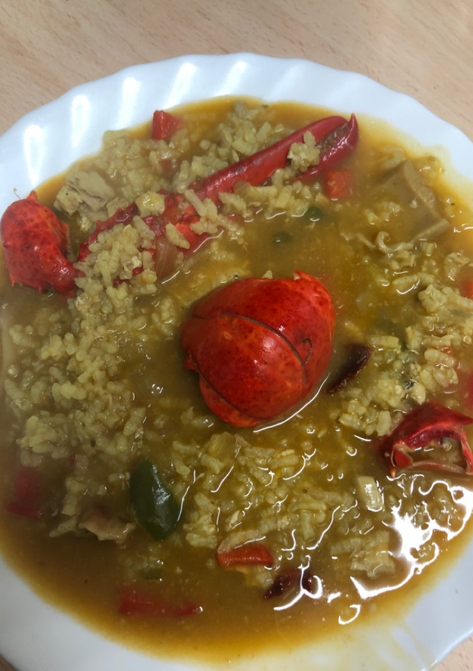 Una foto de 117. Arroz caldoso de bogavante (principal arroz)