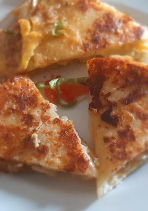 A picture of Potato cheese paratha.