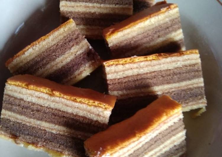 Kue lapis putih telur