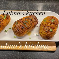 A picture of Hasselback potatoes:.
