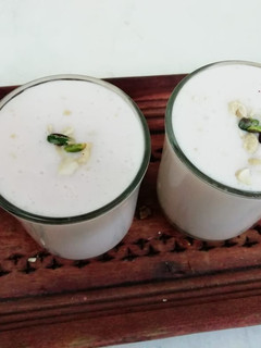 लस्सी (lassi recipe in Hindi) रेसिपी मुख्य फोटो
