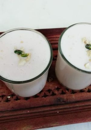 लस्सी (lassi recipe in Hindi) रेसिपी मुख्य फोटो