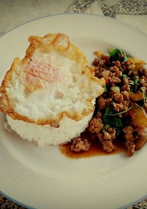 รูปของ กะเพราหมูสับไข่ดาว