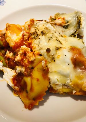 A picture of Baked Tortellini with Ricotta and Mozzarella cheese 🧀.