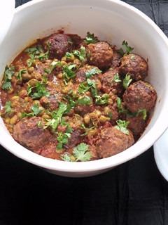 દાણા મુઠીયા નું શાક (Dana Muthia Shak Recipe In Gujarati) રેસીપી મુખ્ય ફોટો