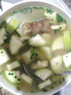 Hình của món Canh bầu giò dê.