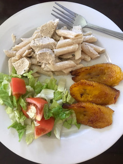 Una foto de Pasta penne de coliflor con pechugas de pollo