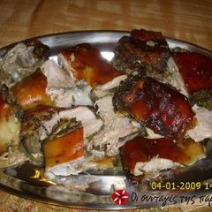 A picture of Christmas roast suckling pig.