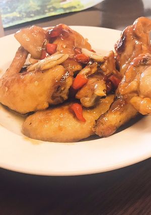 Hình của món Cánh gà sốt chua ngọt.