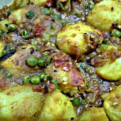 A picture of Dum aloo.