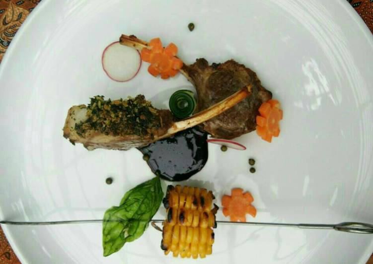 Recipe of Ultimate Lamb rack with herb crust