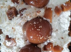 Foto principal de Tarta con galleta, duraznos y dulce de leche