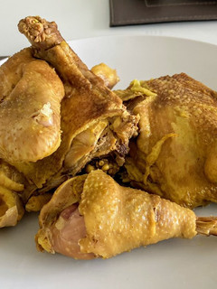 A picture of Chicken with turmeric soup.