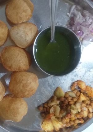 પાણીપુરી (Panipuri Recipe In Gujarati) રેસીપી મુખ્ય ફોટો