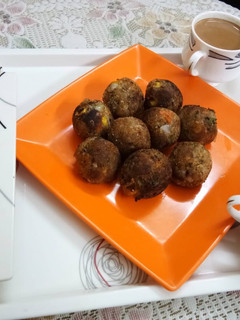 A picture of Bread Balls.