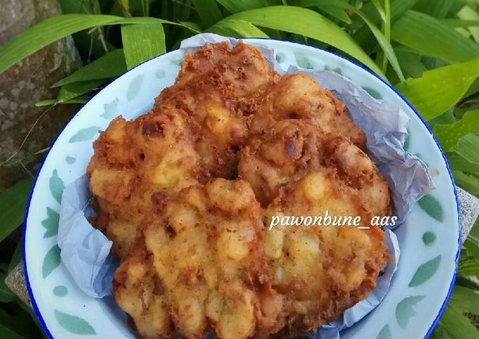 Bagaimana Menyiapkan Limpang Limpung Pisang (Pisang Goreng), Menggugah Selera
