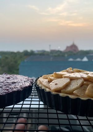 รูปของ ฝึกทำซ้ำ Apple Pie/ Blueberry Flan และ ของที่เหลือ นำมาทำ พายจิ๋วบลูเบอร์รี่ และพายจิ๋วแอปเปิ้ล🍏🫐🍮🥧
