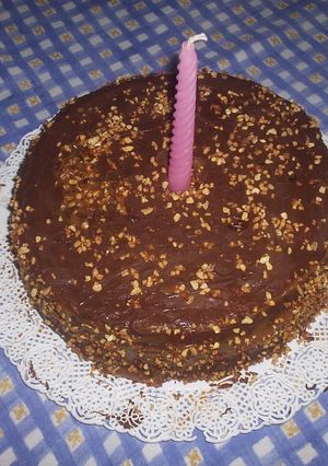 Una foto de Torta con crocante de maní