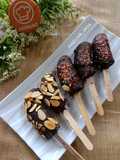 852. Es kul kul pisang ambon topping almond